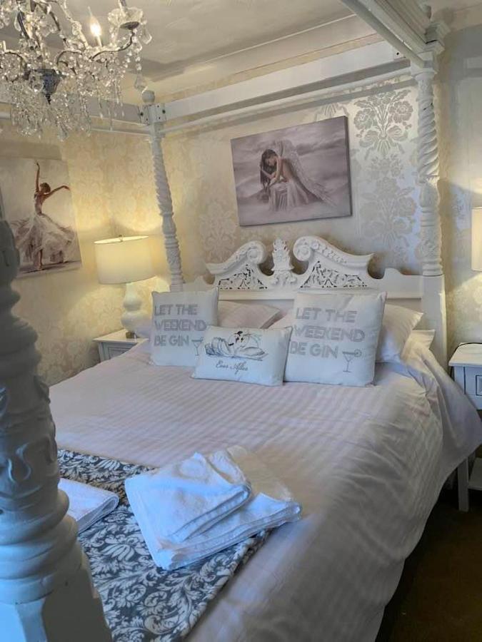 Hotel The Swan @ Stoford Extérieur photo The bedroom at The Swan Inn