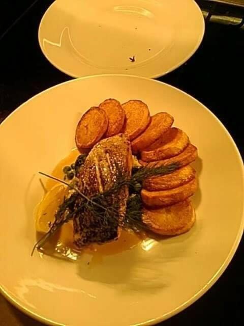 Hotel The Swan @ Stoford Extérieur photo A prepared dish of the fish