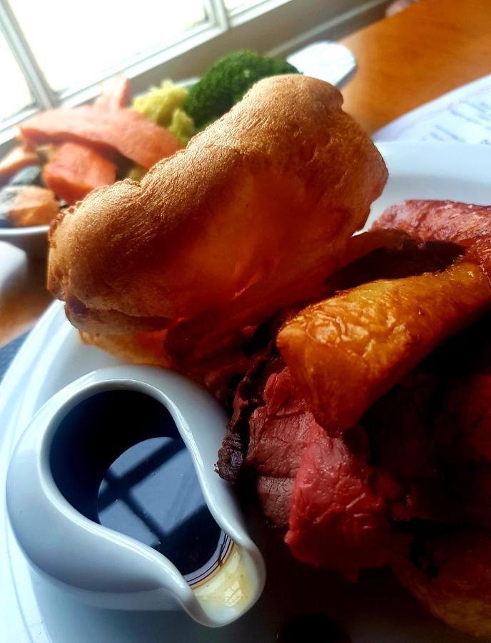 Hotel The Swan @ Stoford Extérieur photo Yorkshire pudding