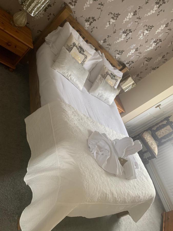 Hotel The Swan @ Stoford Extérieur photo A wedding dress